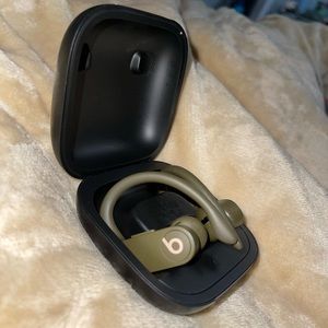 Apple PowerBeats Pro